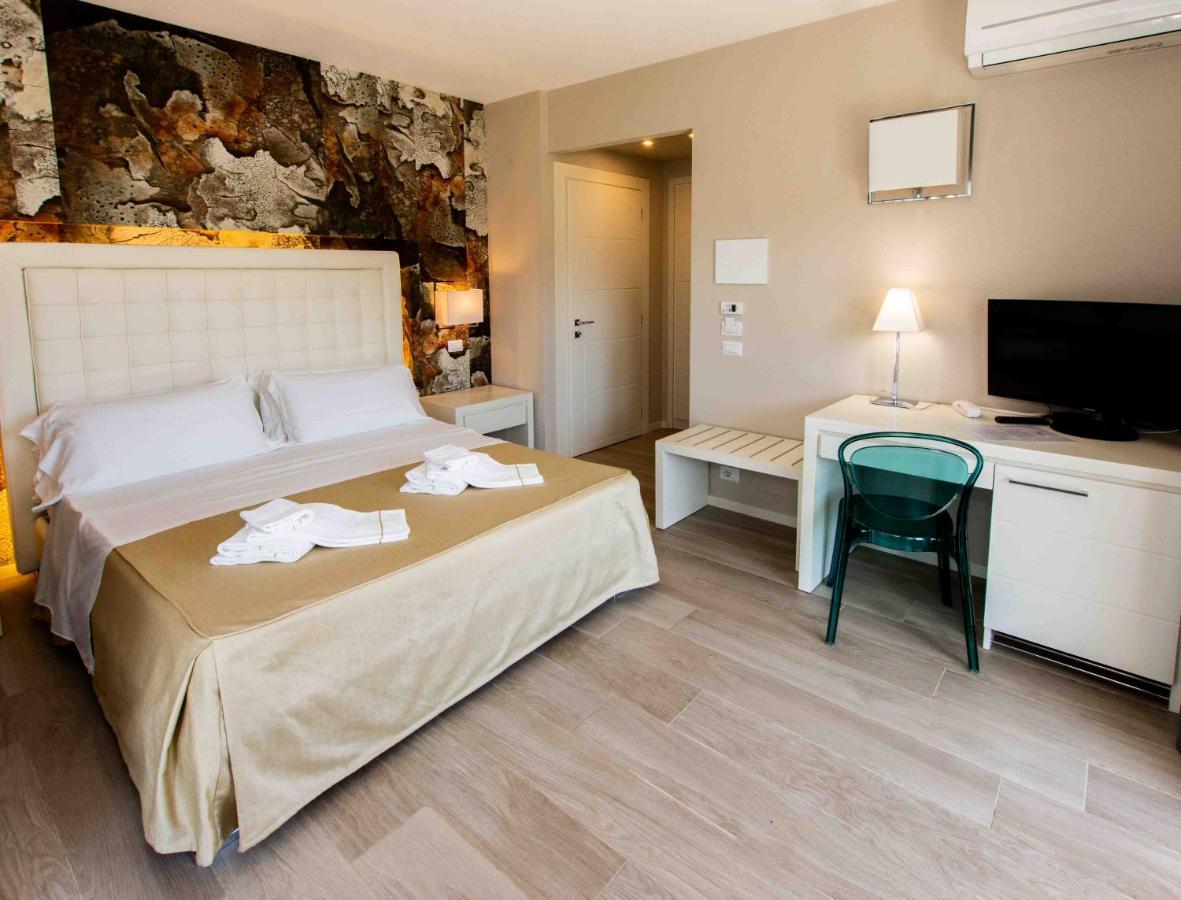 Hotel Boutique Carolina Marina di Castagneto Carducci Buitenkant foto